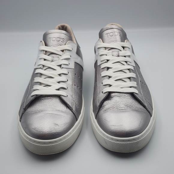 Tod’s Laminated Leather Metallic Silver Contrasting Heel Tab Sneakers Mens 11 - Picture 2 of 14